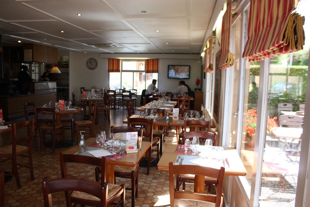 Campanile Reims Ouest - Tinqueux Hotel Restoran foto